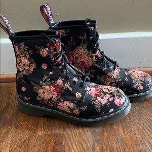 Floral Dr. Martens 1460